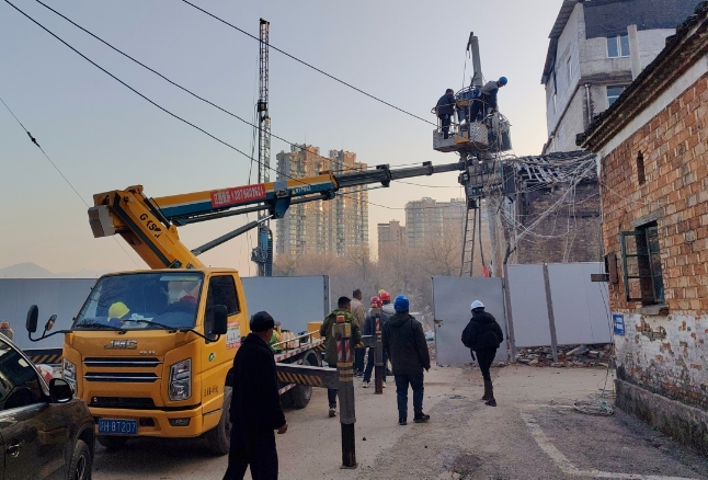 謝瑋調(diào)研推進昌江水生態(tài)保護提升項目建設工作