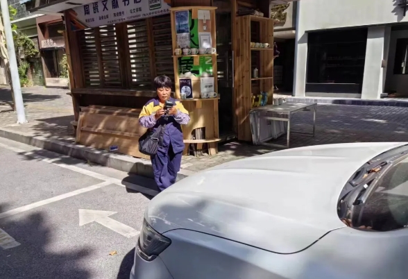 不懼高溫 “熱”力十足！致敬高溫下堅守崗位的古鎮(zhèn)工作者（一）