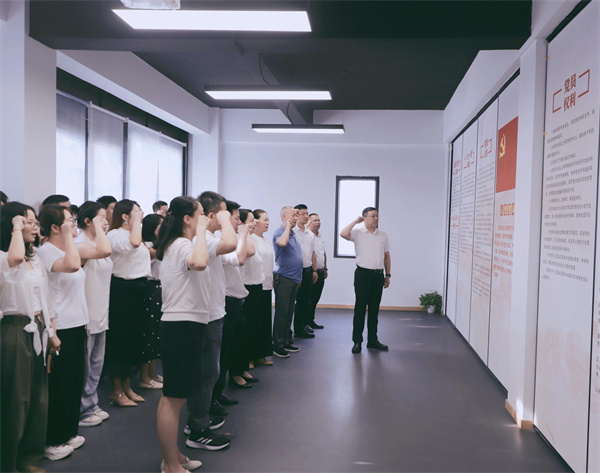 市古鎮(zhèn)投資公司黨委開展“黨建引領(lǐng)新征程，古鎮(zhèn)同心再出發(fā)”活動